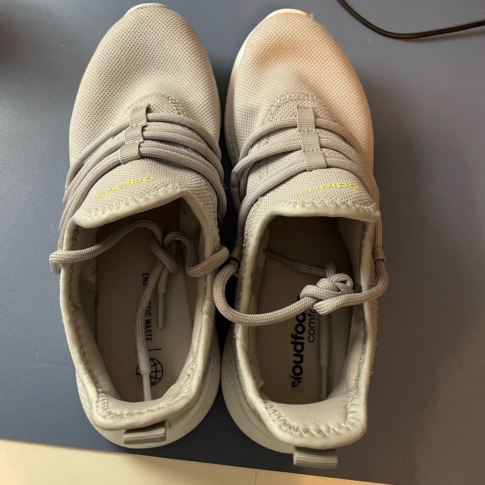 Adidas walking tennis shoes with cloud form. Size 8